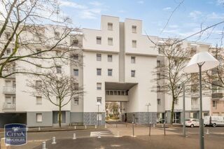  Parking / Garage à vendre 