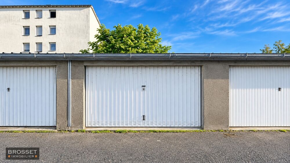 Vente Parking/Garage parking La riche