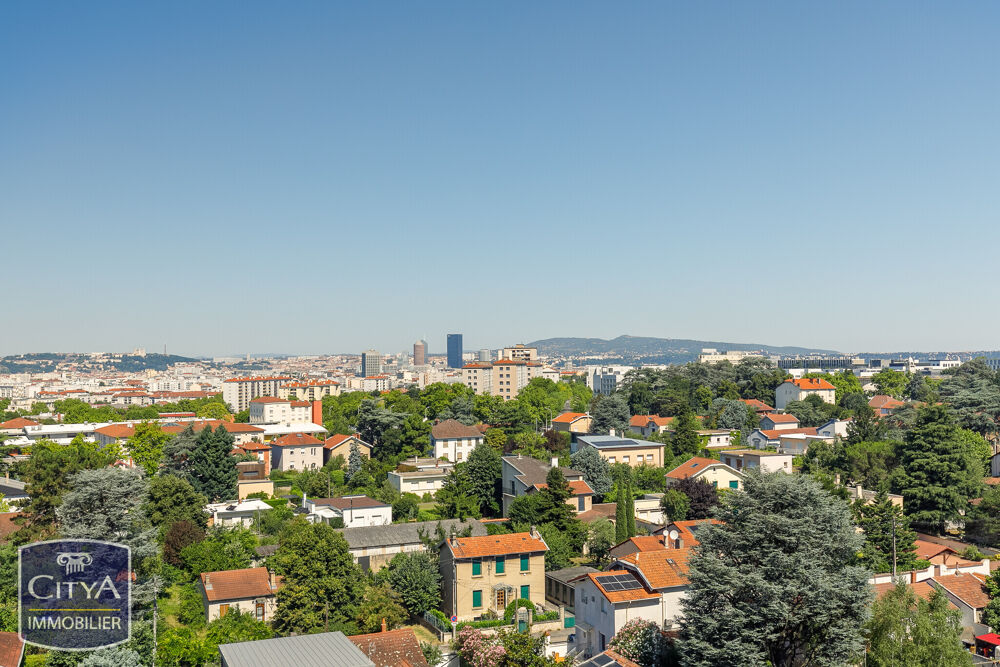 Appartement 3 pièces 75 m² · à Bron · 75 m² · 140 000 €