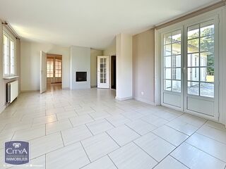 Maison 5 pièces 126 m² · à Savigny-Lévescault · 126 m² · 259 000 €