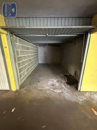  Parking / Garage à vendre 