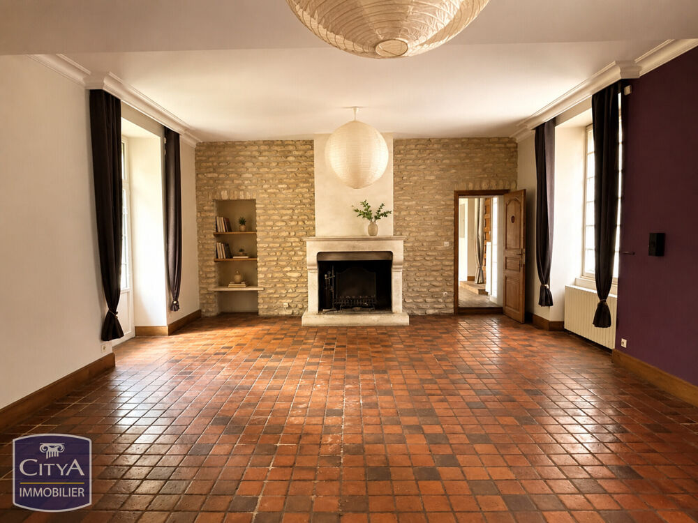 Maison 11 pièces 311 m² · à Vouillé · 311 m² · 315 000 €