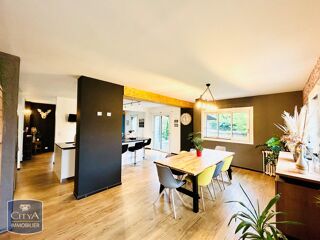 Maison à vendre 13 pièces 393 m²