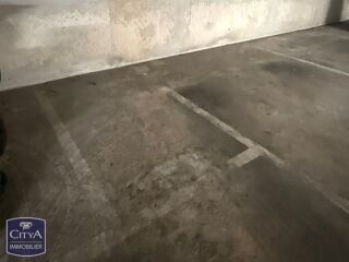  Parking / Garage à vendre 