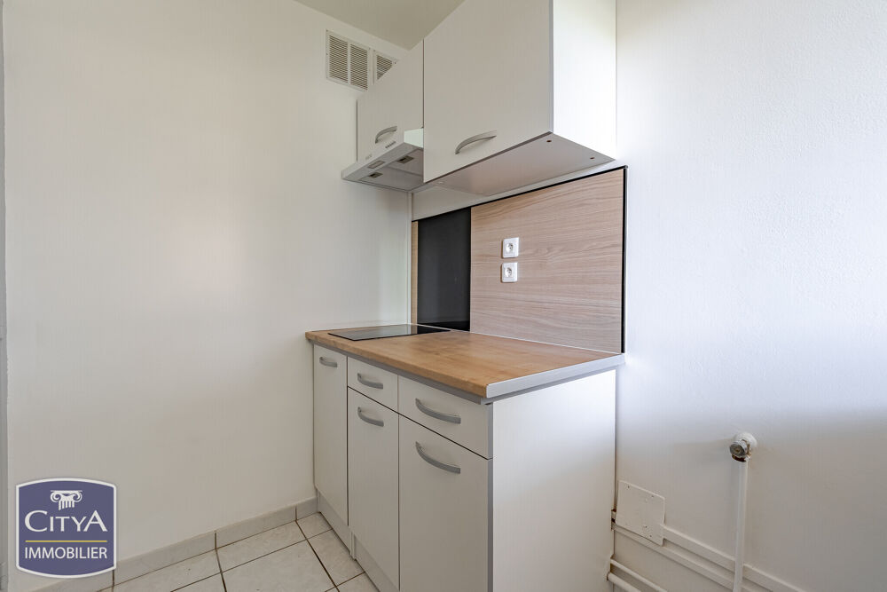 Apartment in Blois, Gare, Centre - More