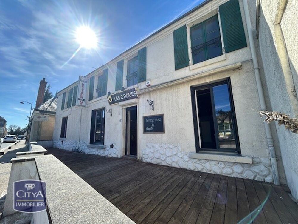 Maison 9 pièces 222 m² · à Les Montils · 222 m² · 88 000 €