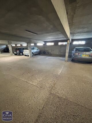  Parking / Garage à vendre 13 m²