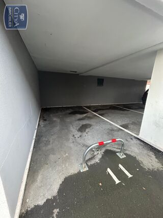  Parking / Garage à vendre 