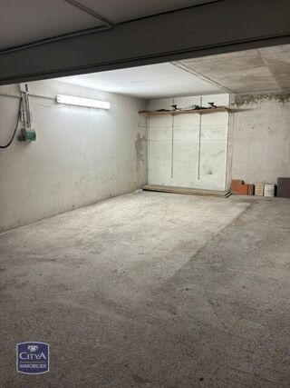  Parking / Garage à vendre 