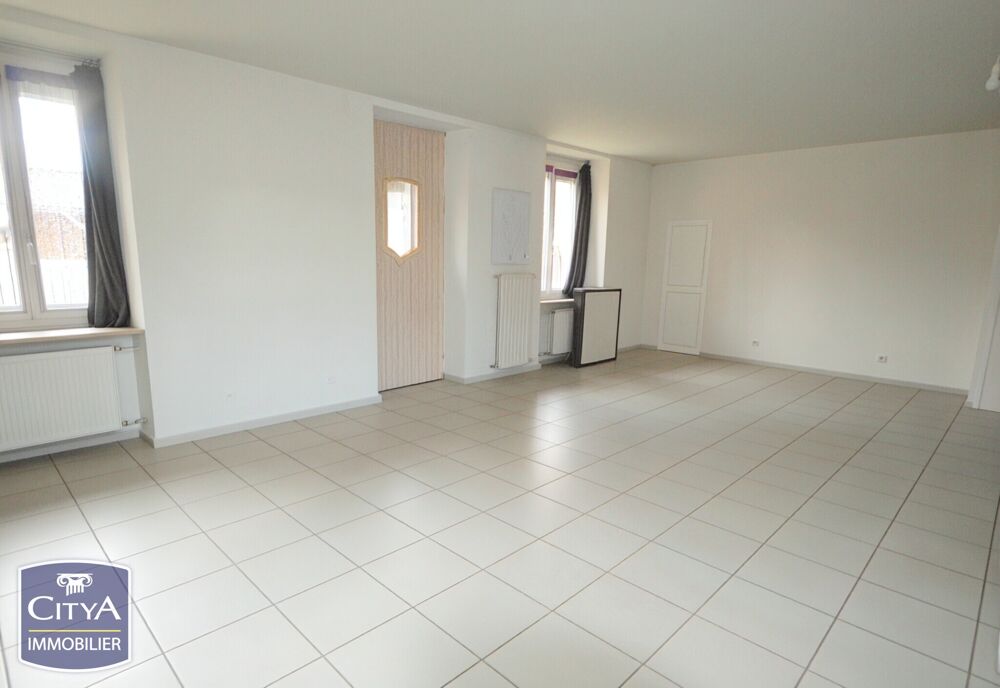 Maison 5 pièces 119 m² · à Yzernay · 119 m² · 104 000 €