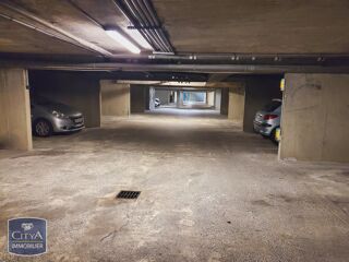  Parking / Garage à vendre 