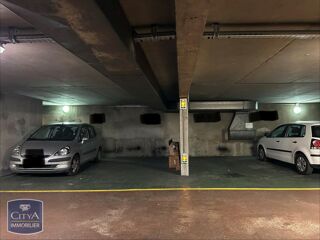  Parking / Garage à vendre 