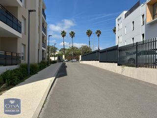  Parking / Garage à vendre 