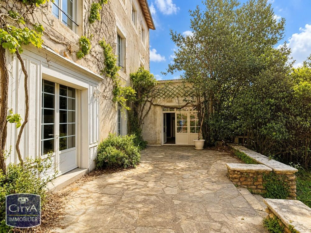 Maison 11 pièces 311 m² · à Vouillé · 311 m² · 315 000 €