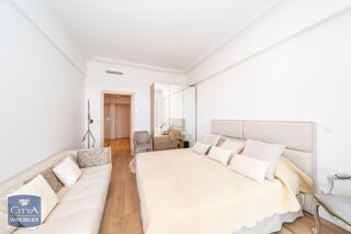  Appartement à vendre 2 pièces 77 m²