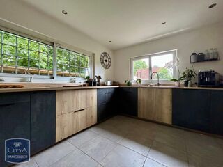  Maison à vendre 11 pièces 232 m²