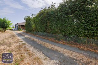  Terrain à vendre 823 m²