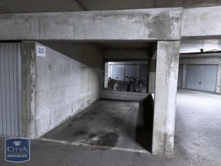  Parking / Garage à vendre 