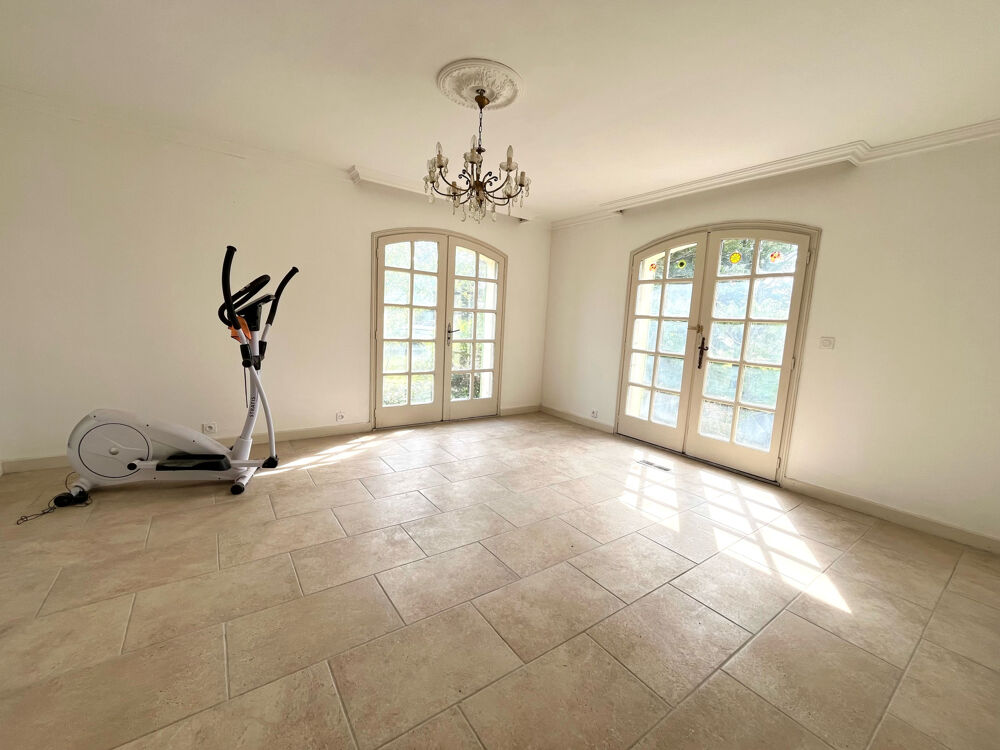 � vendre  Propri�t�/ch�teau Beaucaire (30300)