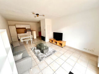  Appartement à louer 2 pièces 46 m²