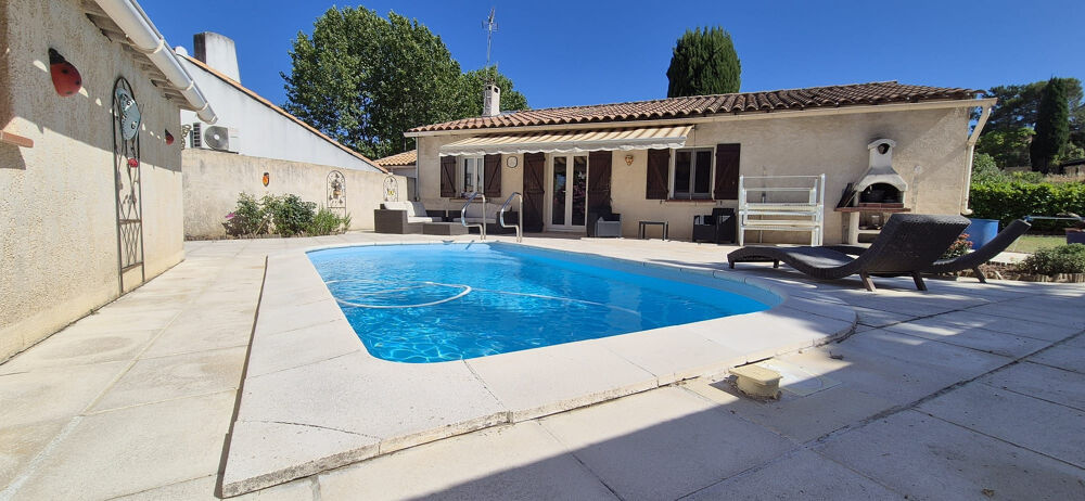 Coup de coeur ! Maison de plain-pied 3 chambres avec piscine et pool house