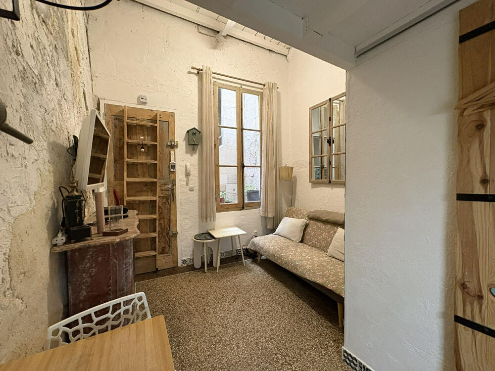 Studette proche centre ville