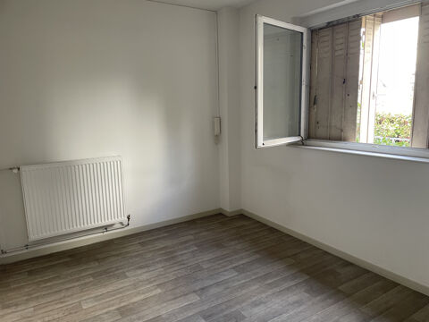   local professionnel de 81m2 
