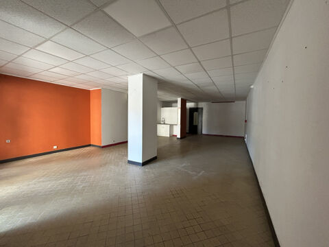   Au coeur du village, local de 66m2 + réserve 