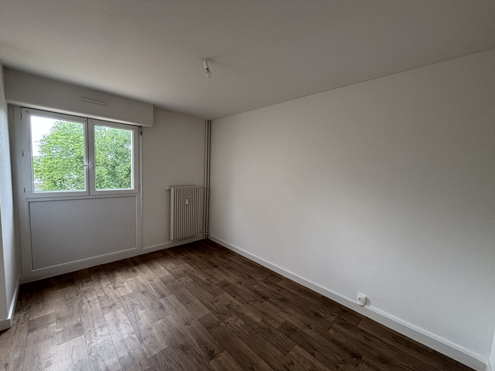Location Appartement APPARTEMENT-T5-92M2 Peronnas