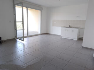  Appartement à louer 4 pièces 75 m²