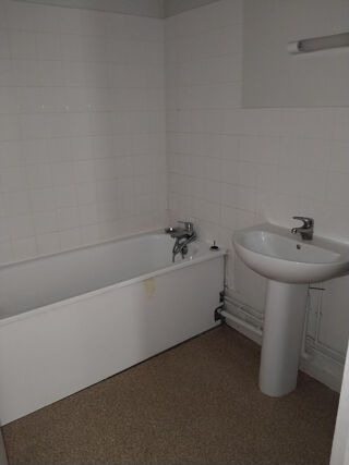  Appartement à louer 4 pièces 87 m²