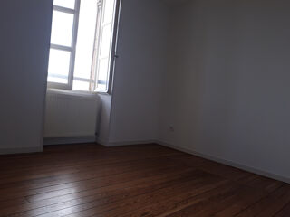  Appartement à louer 3 pièces 63 m²