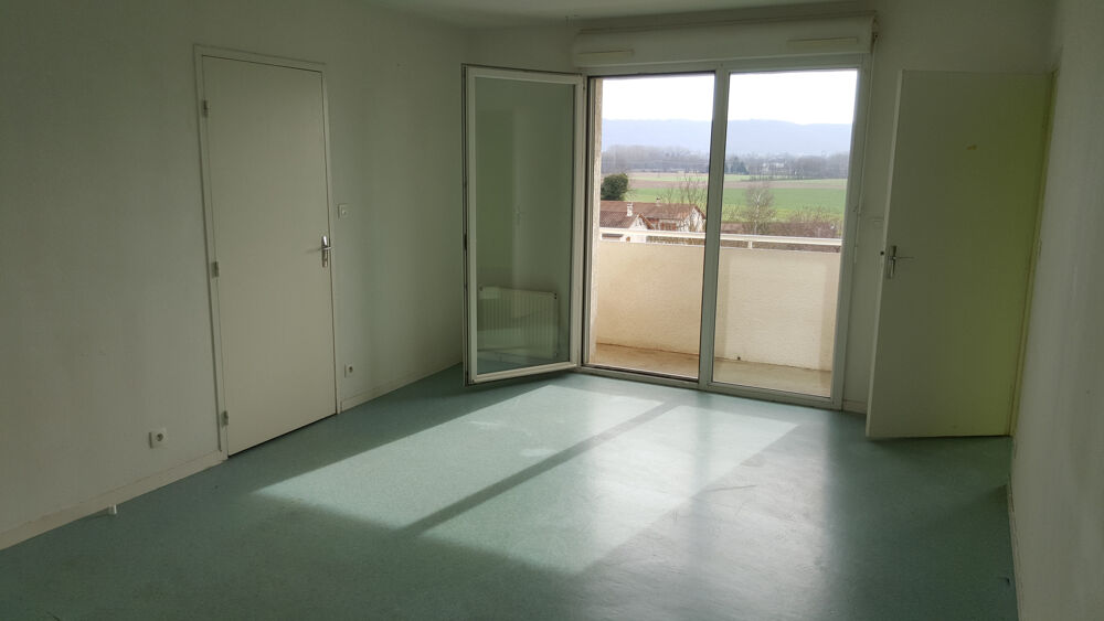Location Appartement APPARTEMENT - T3 - 66 M2 Certines
