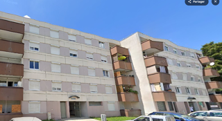  Appartement à louer 4 pièces 82 m²
