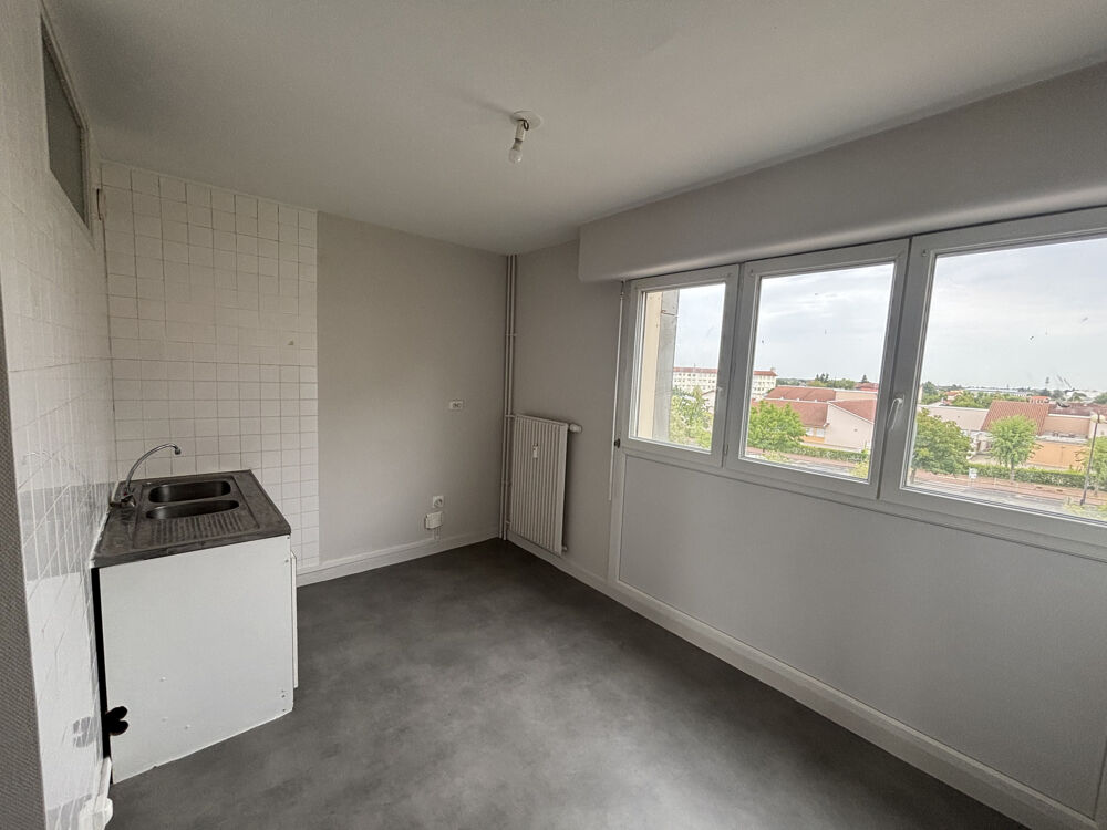 Location Appartement APPARTEMENT-T5-92M2 Peronnas