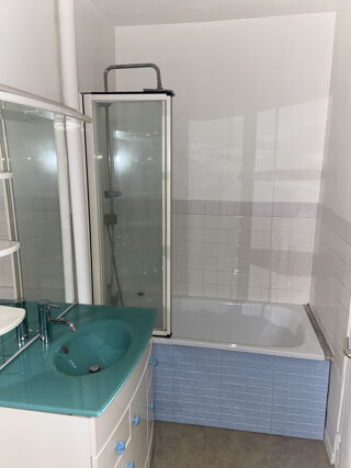  Appartement à louer 4 pièces 79 m²
