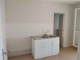  Appartement à louer 4 pièces 87 m²