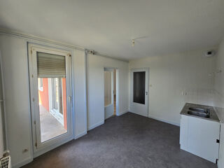  Appartement à louer 4 pièces 80 m²