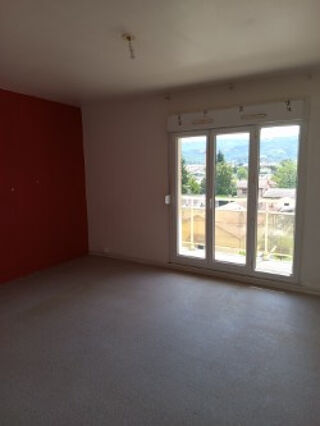  Appartement à louer 3 pièces 68 m²