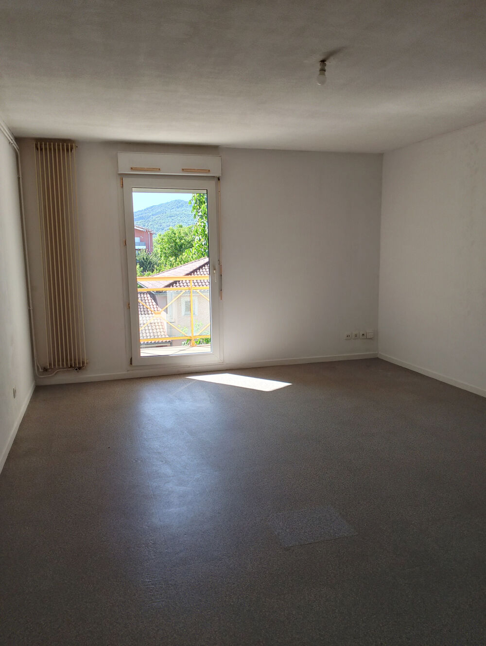 Location Appartement Appartement -T3 - 66 m2 Amberieu en bugey