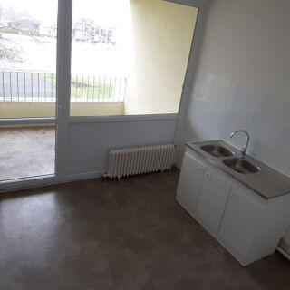  Appartement à louer 5 pièces 93 m²