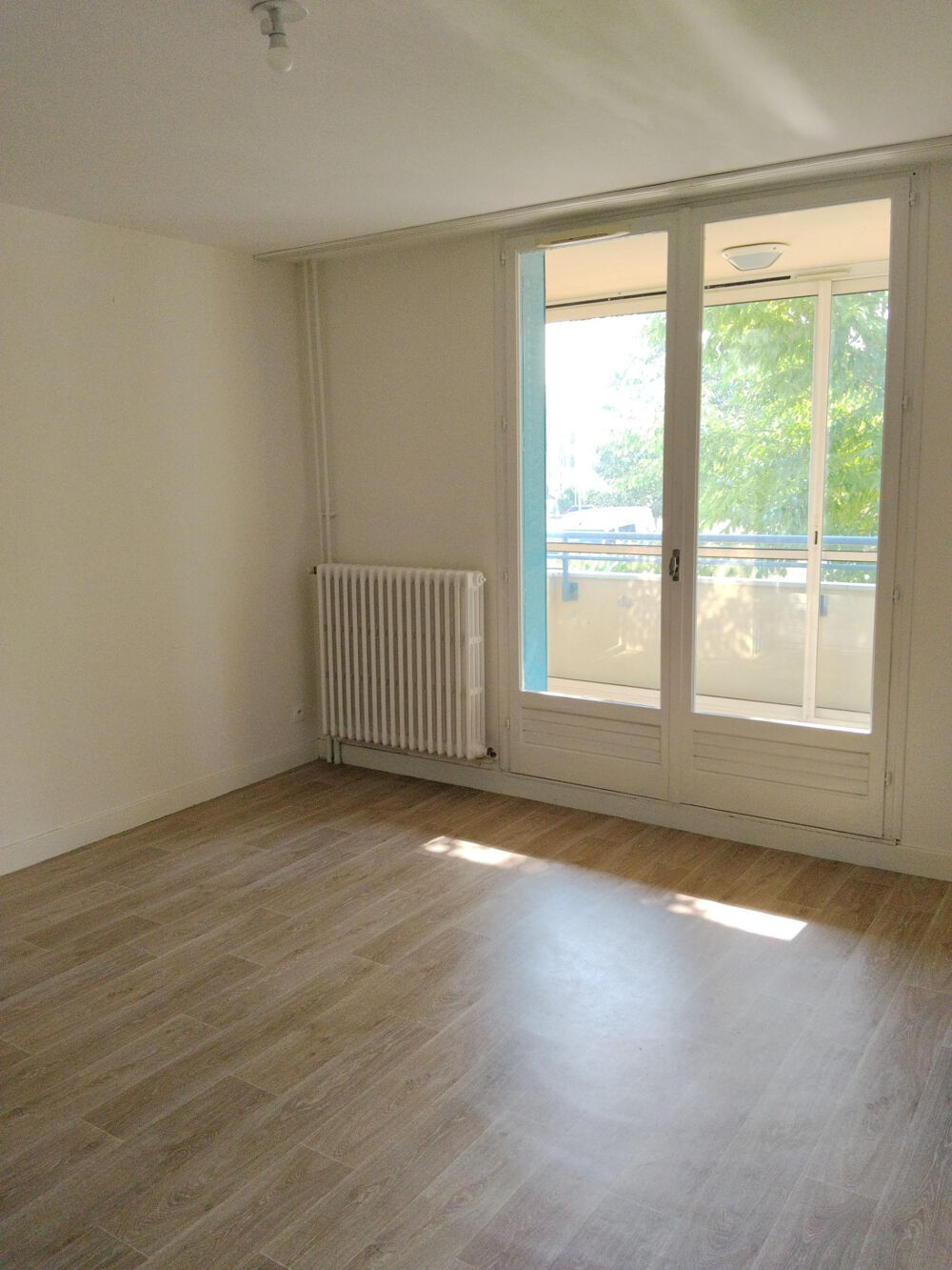 Location Appartement Appartement - T4 - 85m2 - ST-ETIENNE-DU-BOIS St etienne du bois