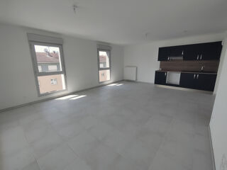  Appartement à louer 4 pièces 89 m²