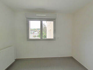  Appartement à louer 4 pièces 75 m²