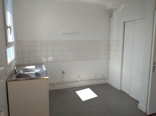  Appartement à louer 4 pièces 74 m²