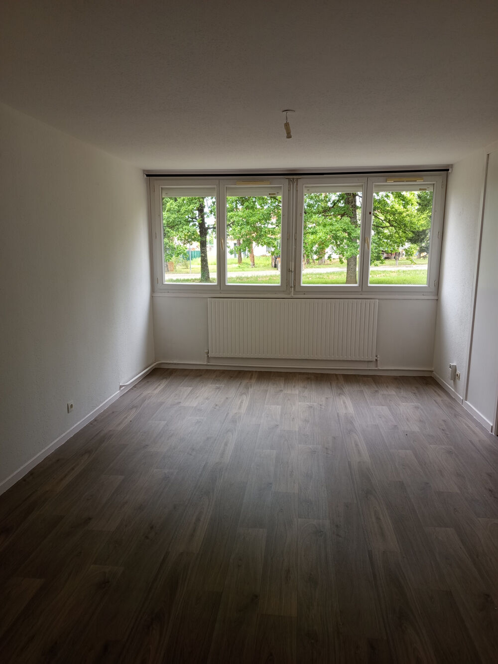 Location Appartement Appartement - 88 m2 - 5 pièces Ambronay