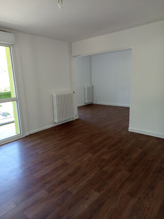  Appartement à louer 3 pièces 68 m²