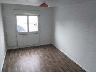 Location Appartement APPARTEMENT - T4 - 84M2 Vieu d izenave