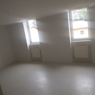 Location Appartement Appartement - T3 - 64 M2 Villereversure