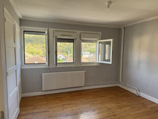  Appartement à louer 4 pièces 68 m²